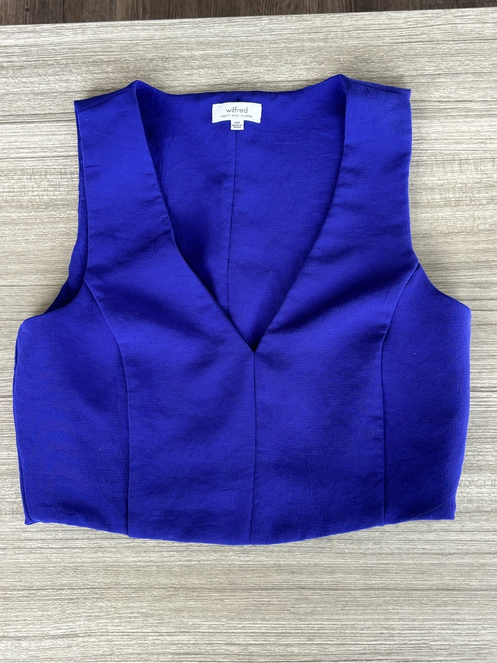 Aritzia Wilfred Purple V-Neck Crop Top
